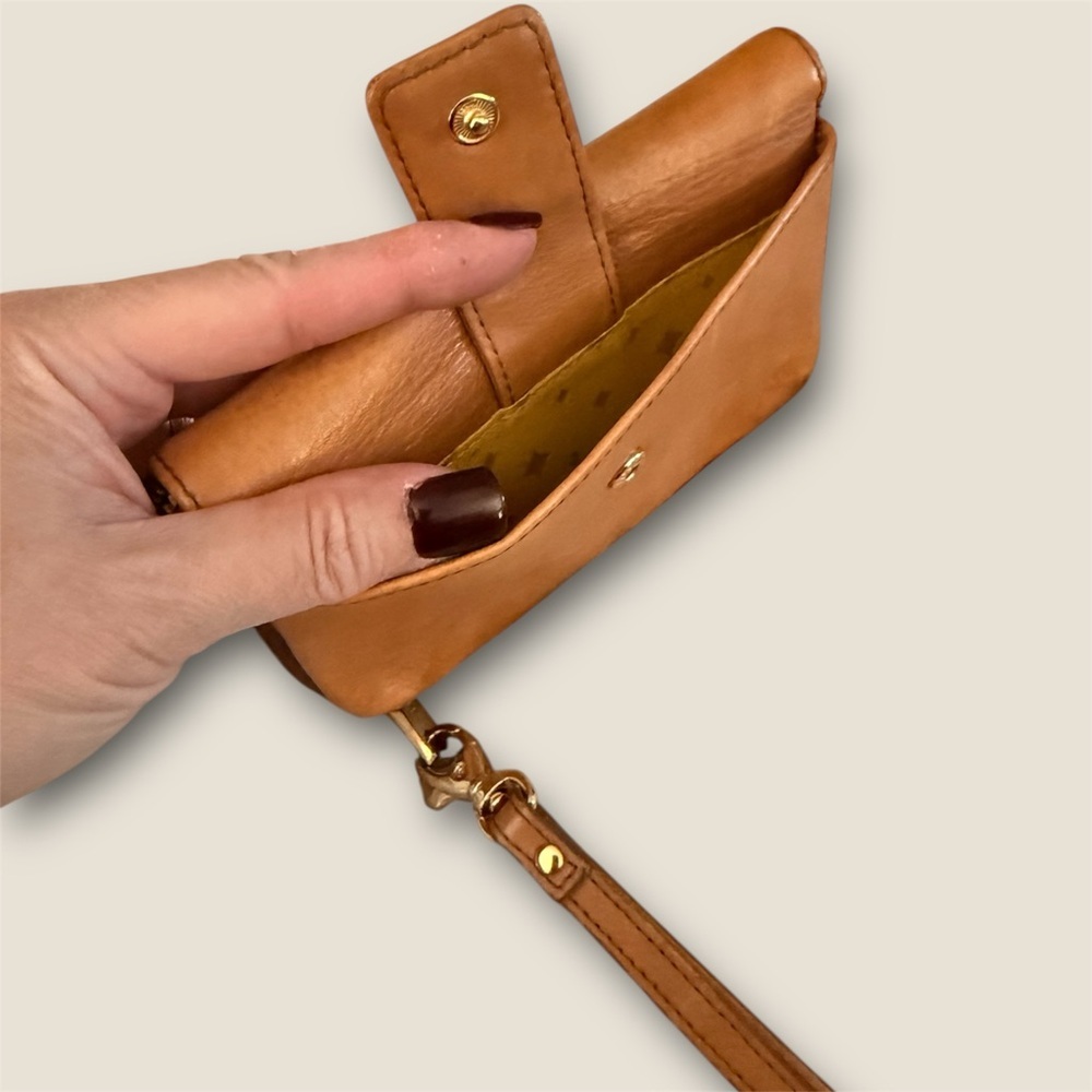 Fossil Brown Leather Clutch - Picture 5 of 6